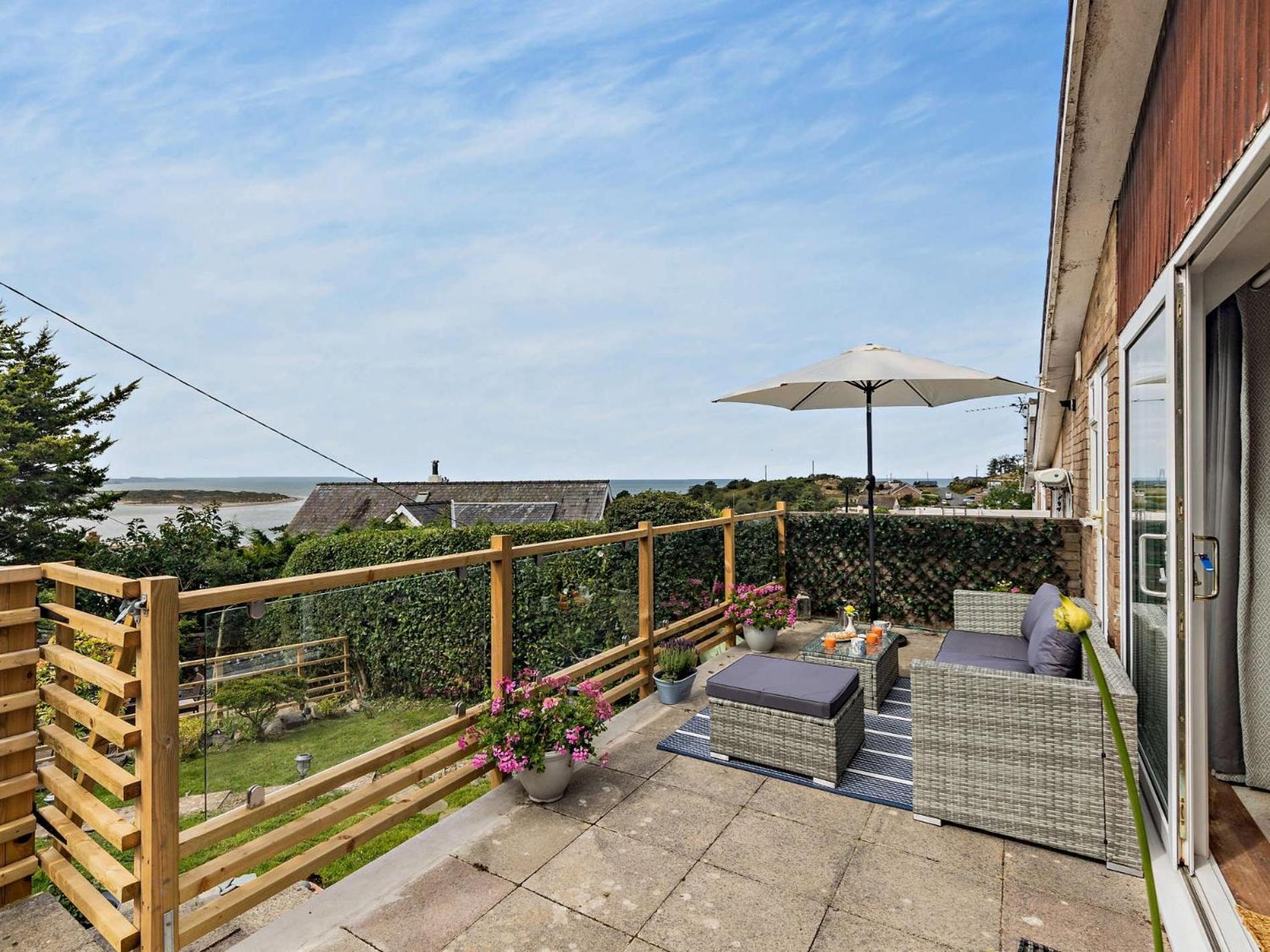 2 Bed In Aberdovey 91946 Aberdyfi Exterior foto