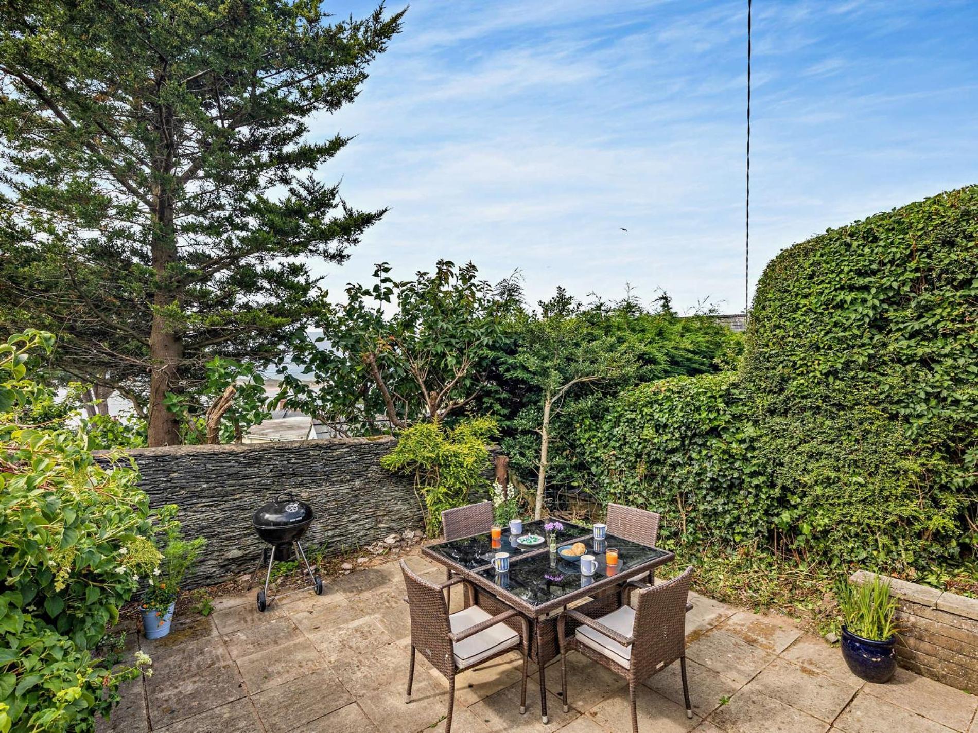 2 Bed In Aberdovey 91946 Aberdyfi Exterior foto