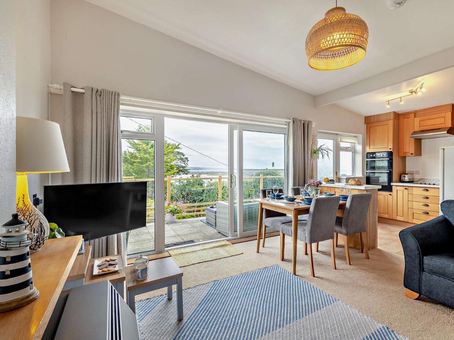 2 Bed In Aberdovey 91946 Aberdyfi Exterior foto